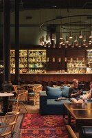 3 restaurants; breakfast, lunch and dinner served