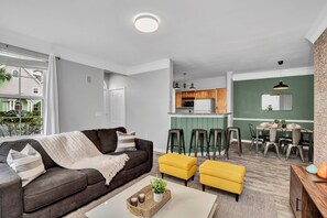 2 Bedroom Vacation Condo (2016) | Wohnbereich