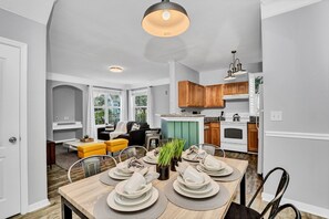 2 Bedroom Vacation Condo (2016) | Salle à manger