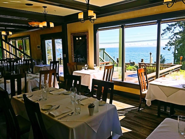 Restaurant - The Bonniebrook Lodge (Gibsons)