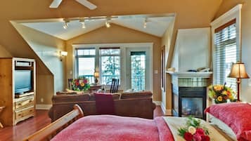 Penthouse, Patio, Ocean View (Adults only. No Pets Allowed) | Iron/ironing board, free WiFi, bed sheets
