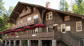 Restaurant - Belton Chalet (West Glacier)