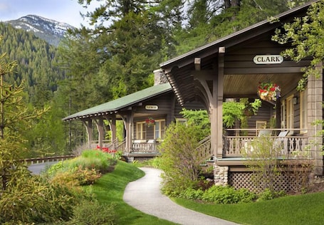 Cottage, 3 Bedrooms, Non Smoking, Mountain View | Desk, free cribs/infant beds, free WiFi