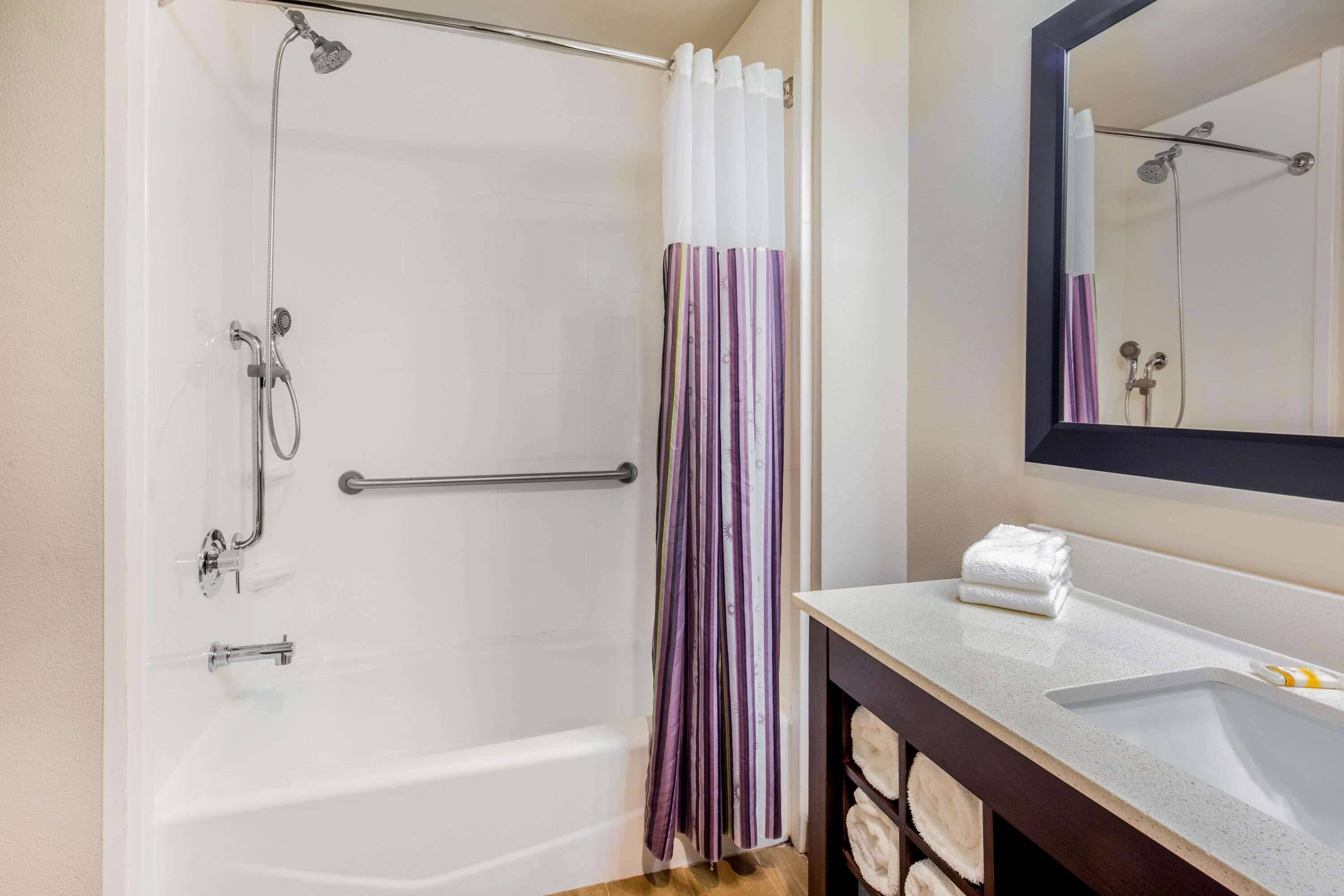 combined shower/bathtub, free toiletries, hair dryer, towels