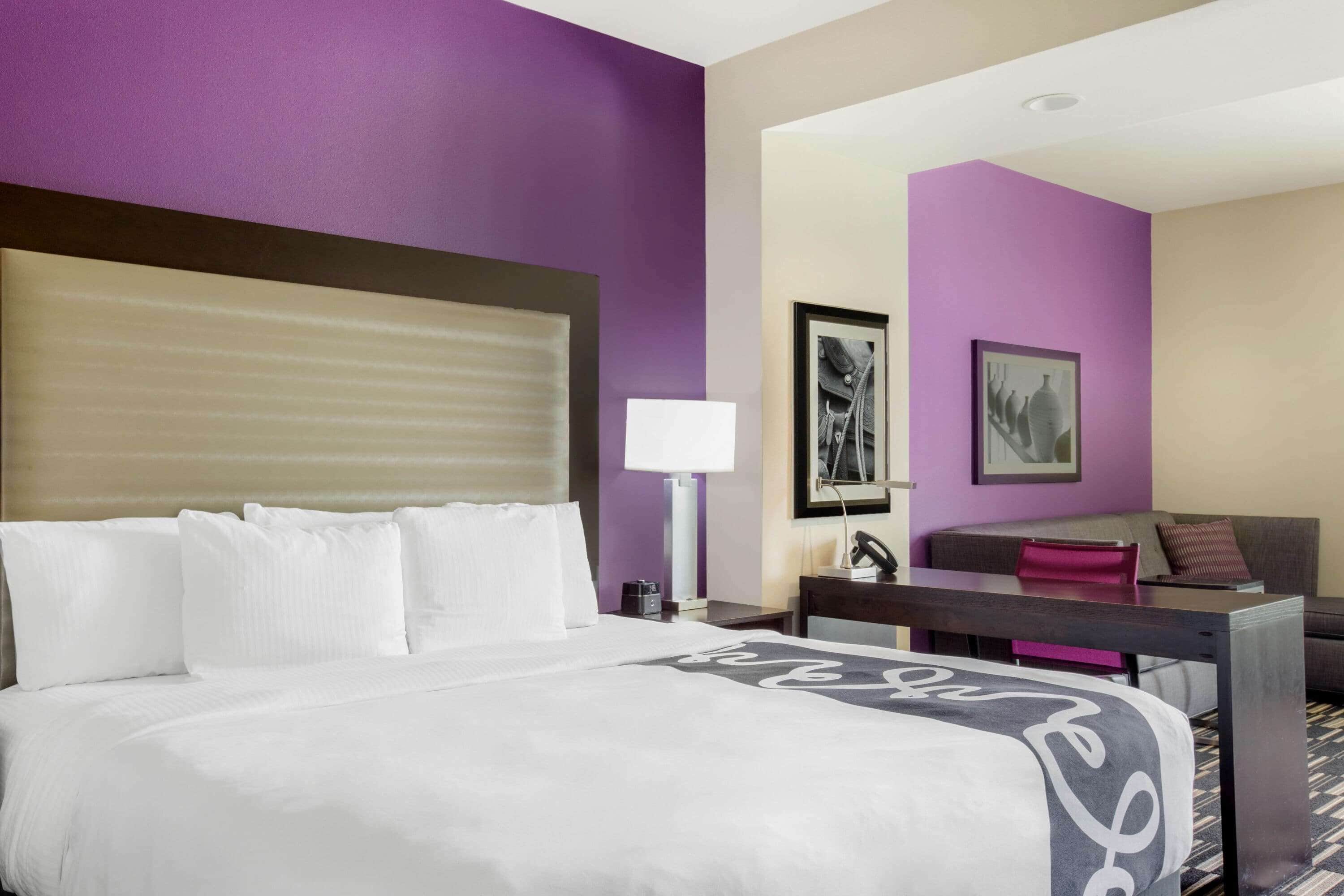 suite, 1 king bed, non smoking | 1 bedroom, premium bedding, pillow-top beds, desk