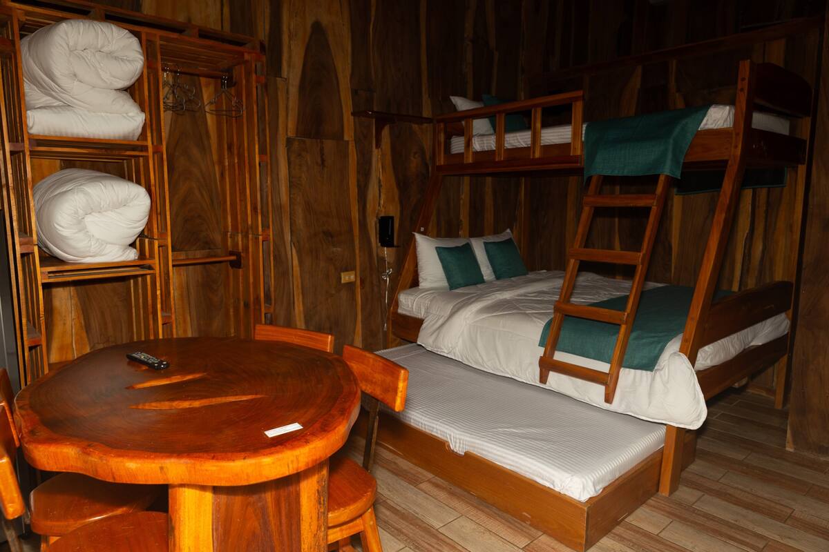 Deluxe Villa | WiFi (free), bed sheets