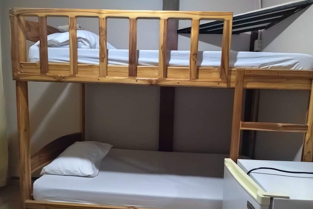 Standard Double Room | WiFi (free), bed sheets