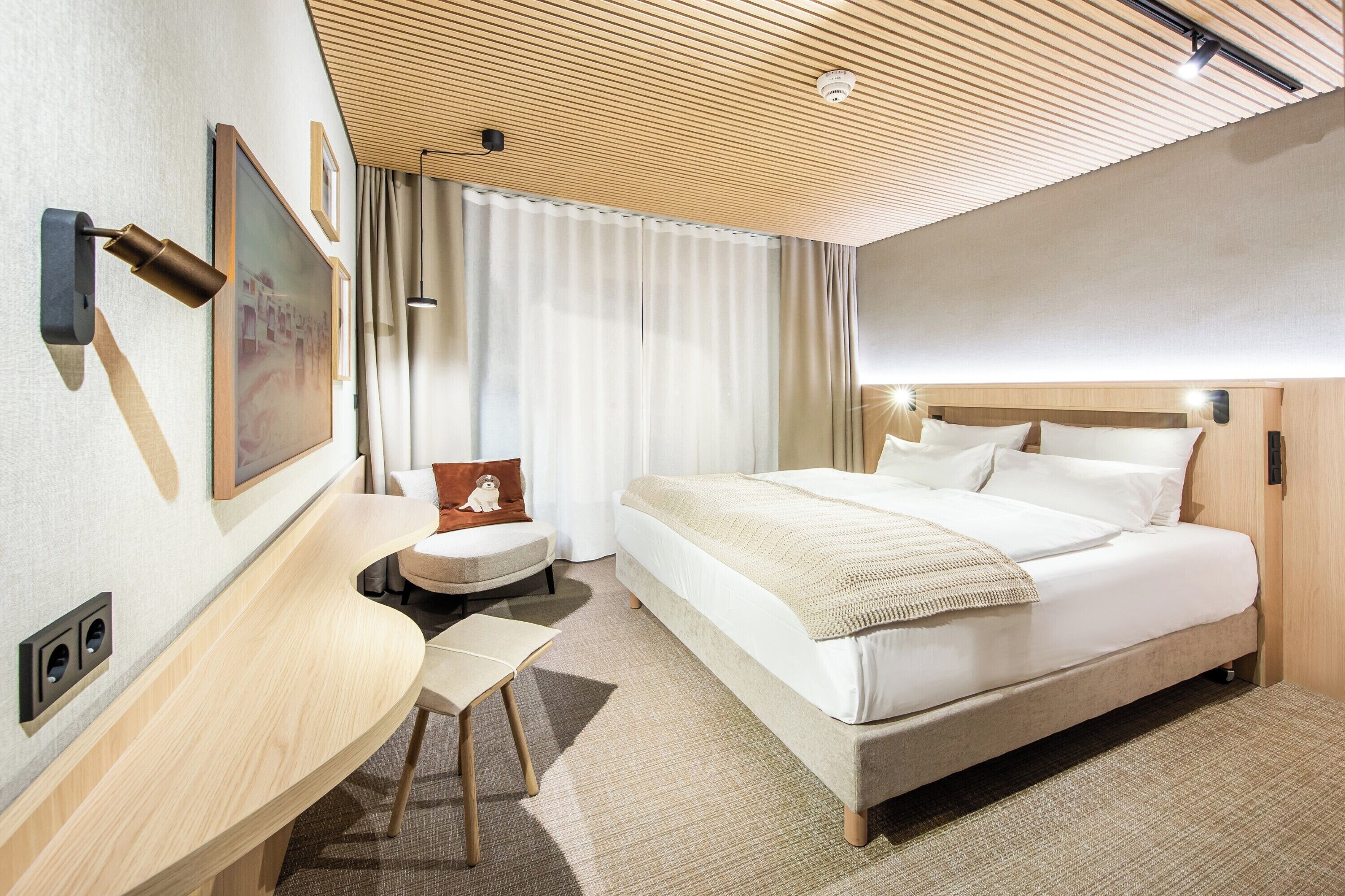 Standard Double Room, Balcony | Premium bedding, in-room safe, blackout drapes, soundproofing