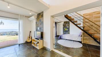 Family Triple Room | 1 bedroom, premium bedding, pillowtop beds, free WiFi