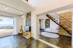 Chambre Triple Familiale | Literie de qualité supérieure, surmatelas, Wi-Fi gratuit