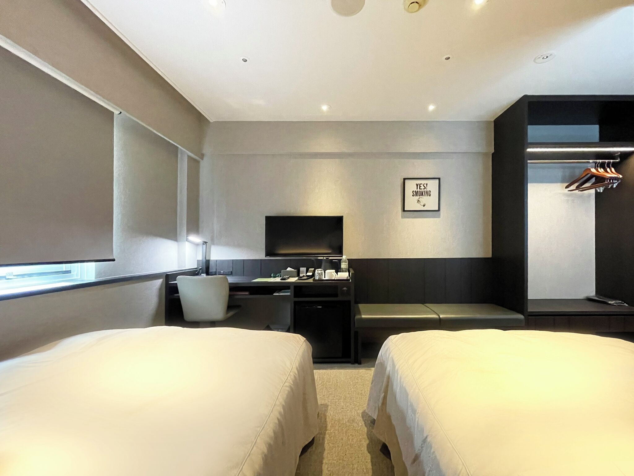 designer's twin room, smoking | iron/ironing board, free wifi, bed sheets