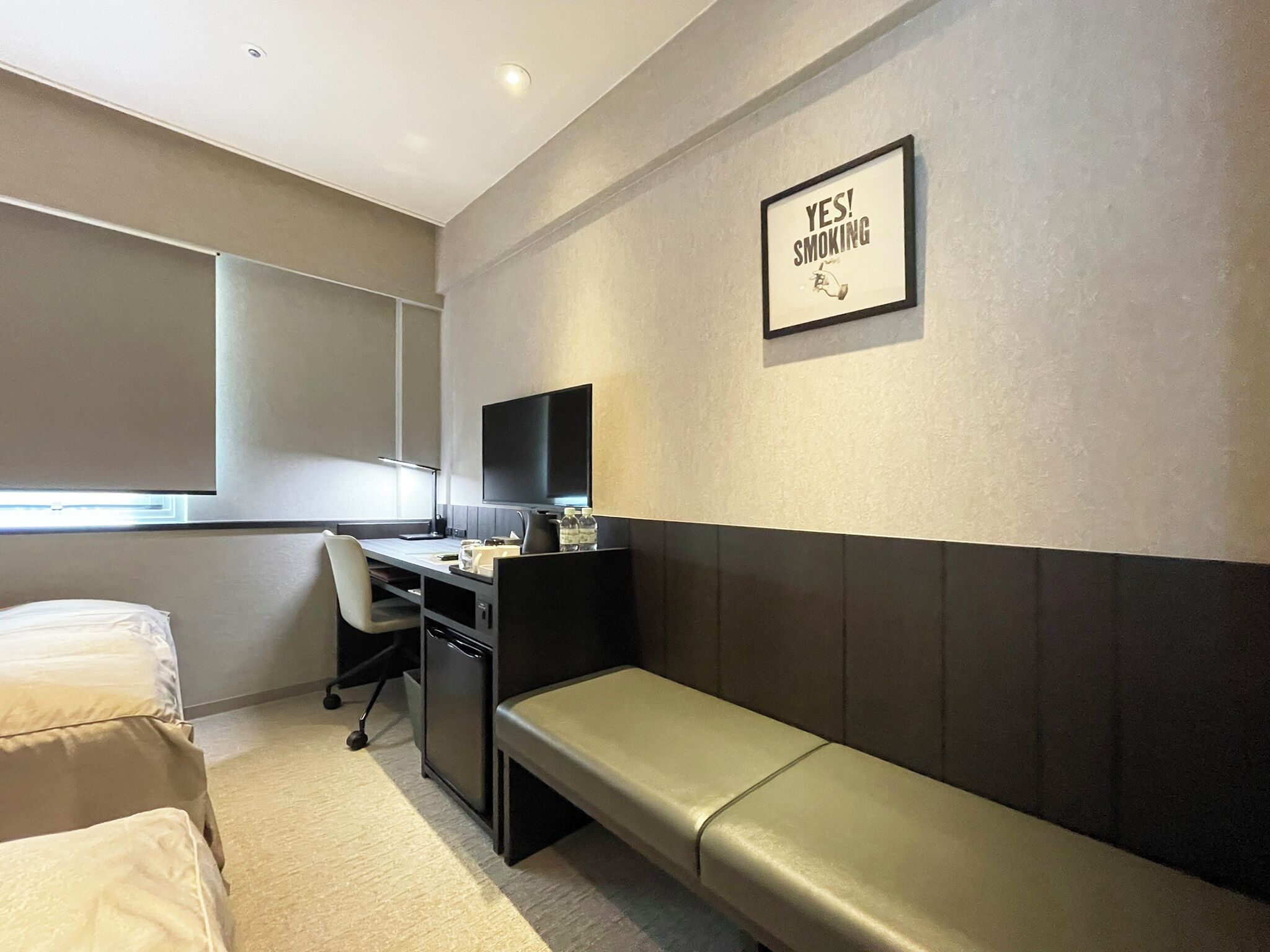 designer's twin room, smoking | iron/ironing board, free wifi, bed sheets