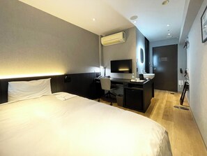 Iron/ironing board, free WiFi, bed sheets - HOTEL TAU, KUMAMOTO (Kumamoto)