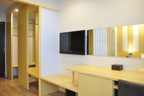 熨斗/熨衣板、免費無線上網、床單