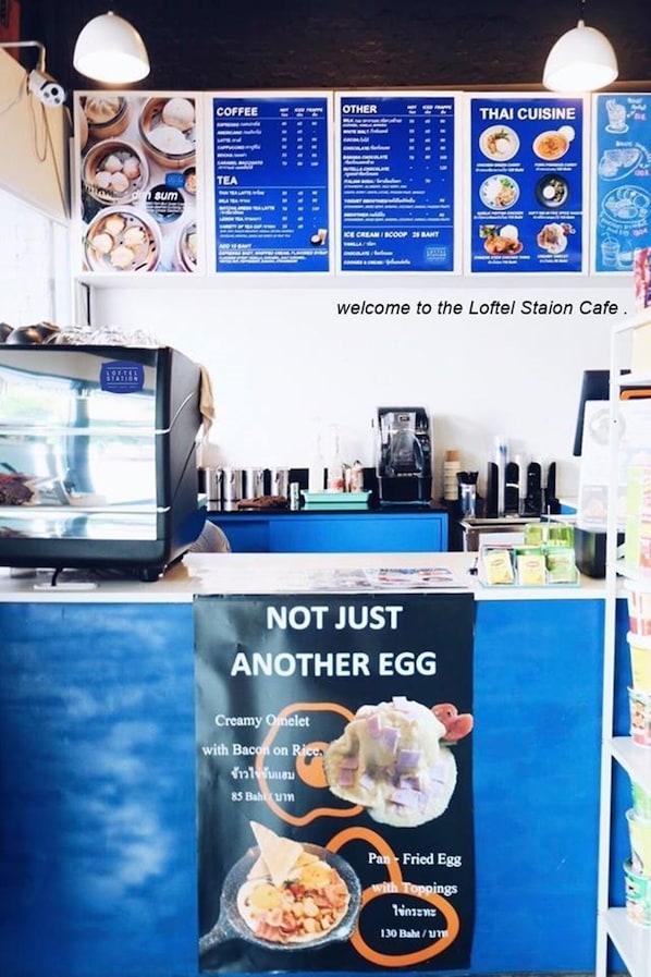 Café da manhã, almoço e jantar; culinária tailandesa