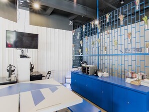 Food and drink - Loftel Station Hostel (Bangkok)