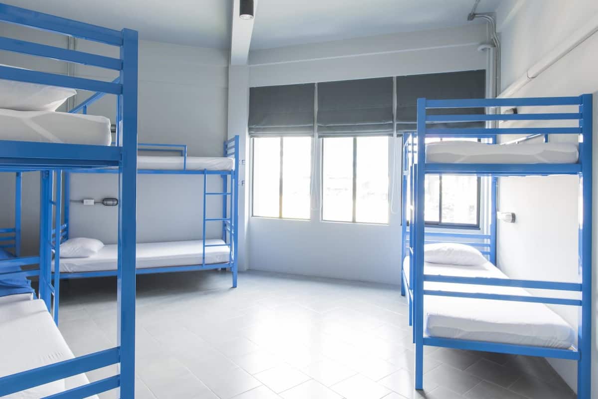 Dormitorio compartido, solo para mujeres | Wifi gratis y ropa de cama