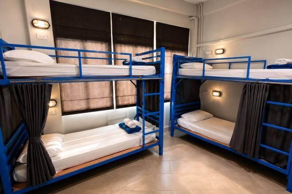WiFi (free), bed sheets