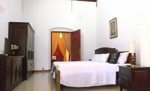 Standard Double Room | In-room safe, desk, blackout drapes, free WiFi