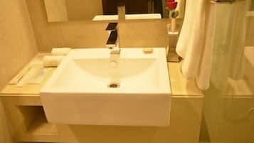 Deluxe Double Room, 1 Bedroom | Minibar, in-room safe, iron/ironing board, free WiFi