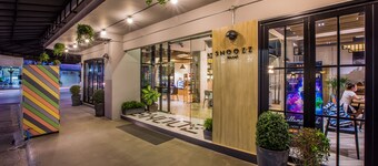 Snoozz Hotel - Hostel