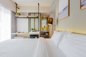 Superior Double Room | Hypo-allergenic bedding, in-room safe, blackout drapes, soundproofing - Snoozz Hotel - Hostel (Krabi)