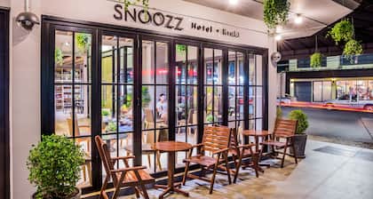 Snoozz Hotel - Hostel