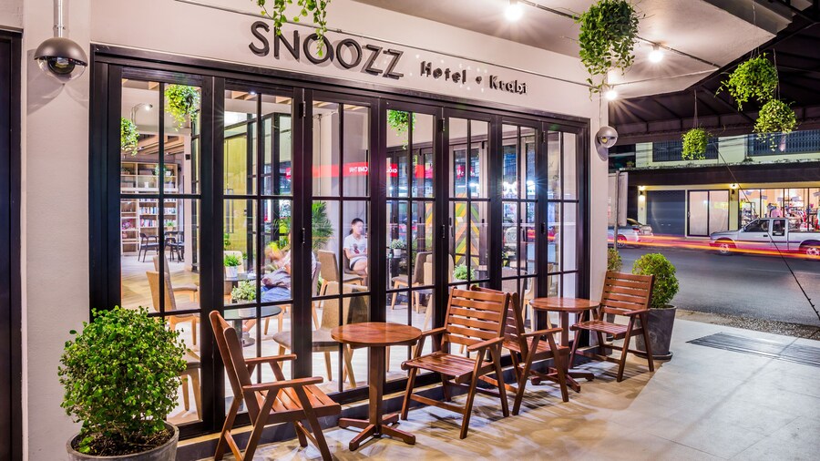 Snoozz Hotel - Hostel