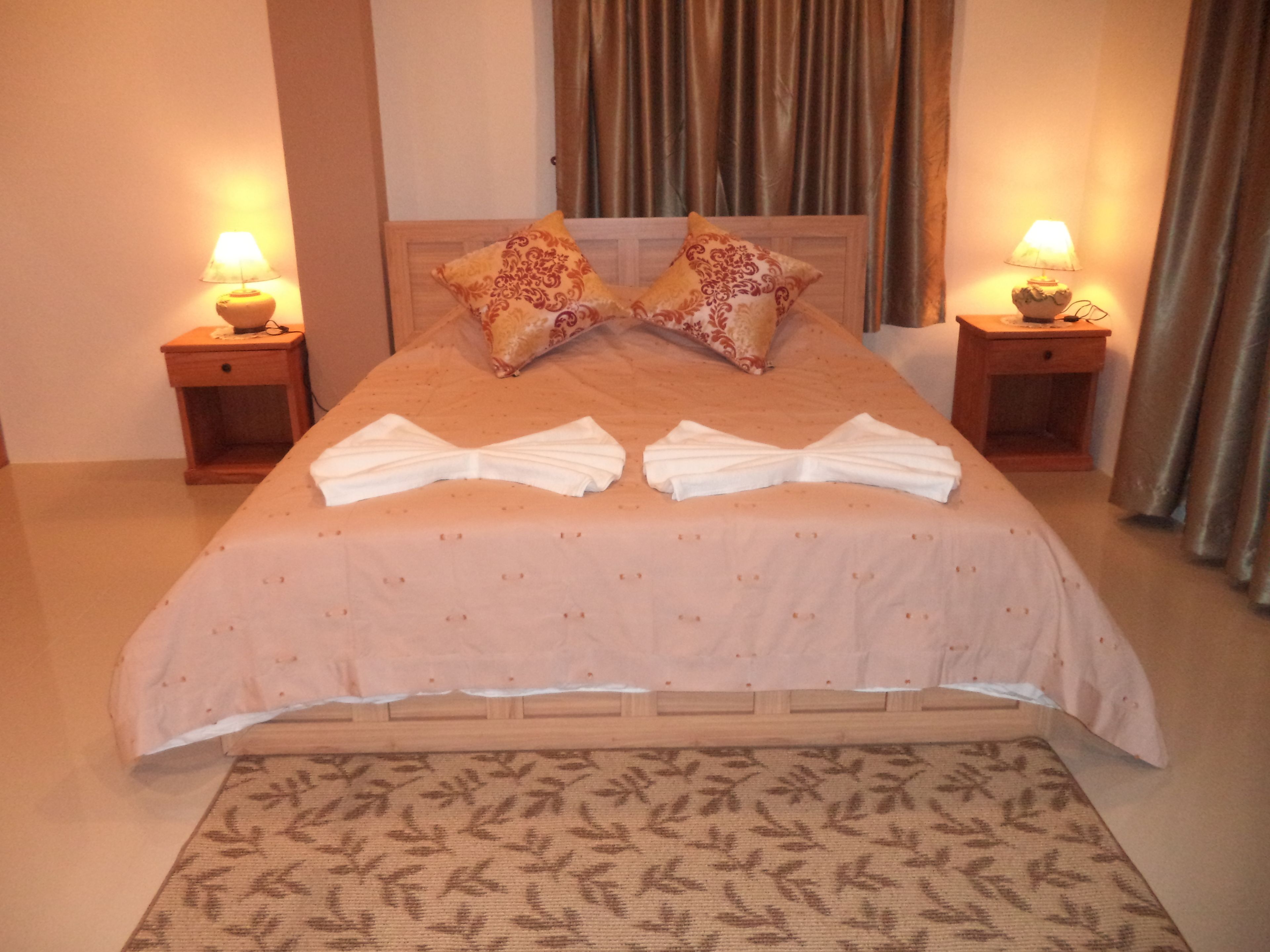 suite | desk, free wifi