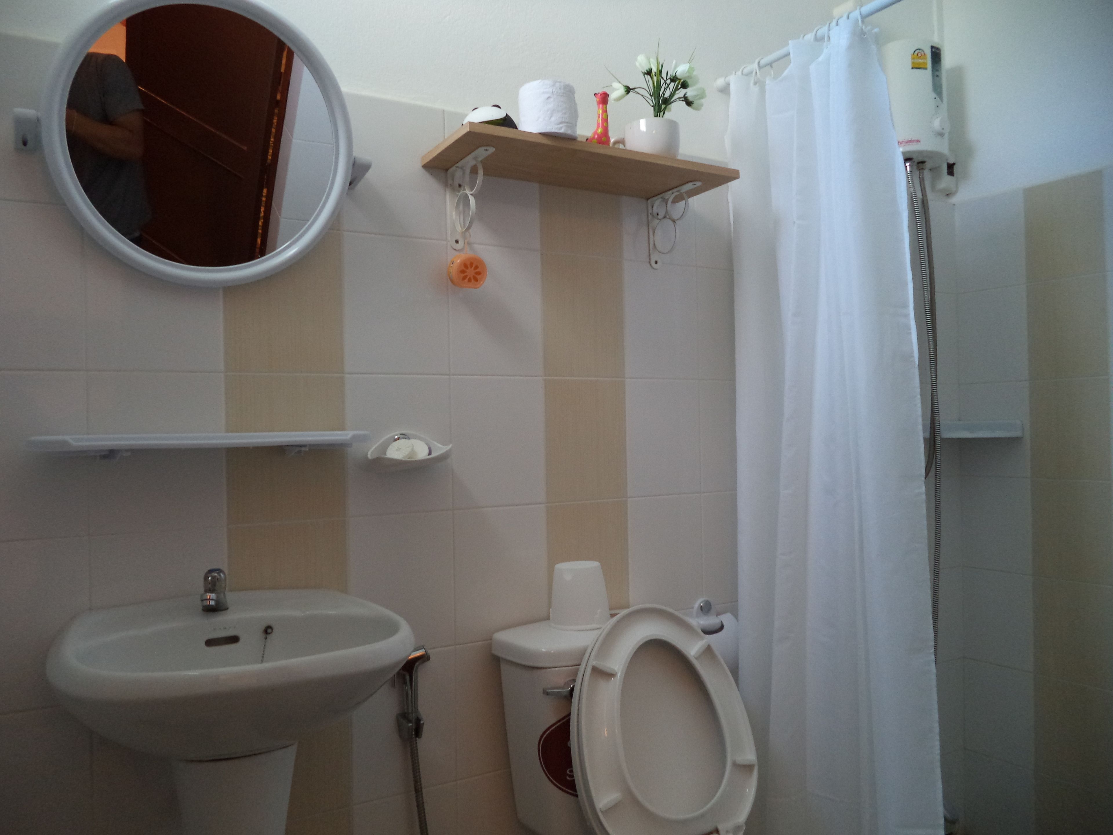 standard twin room | desk, free wifi