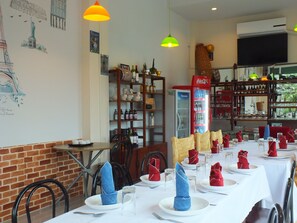 每日供應英式早餐 (每人 USD3.00)