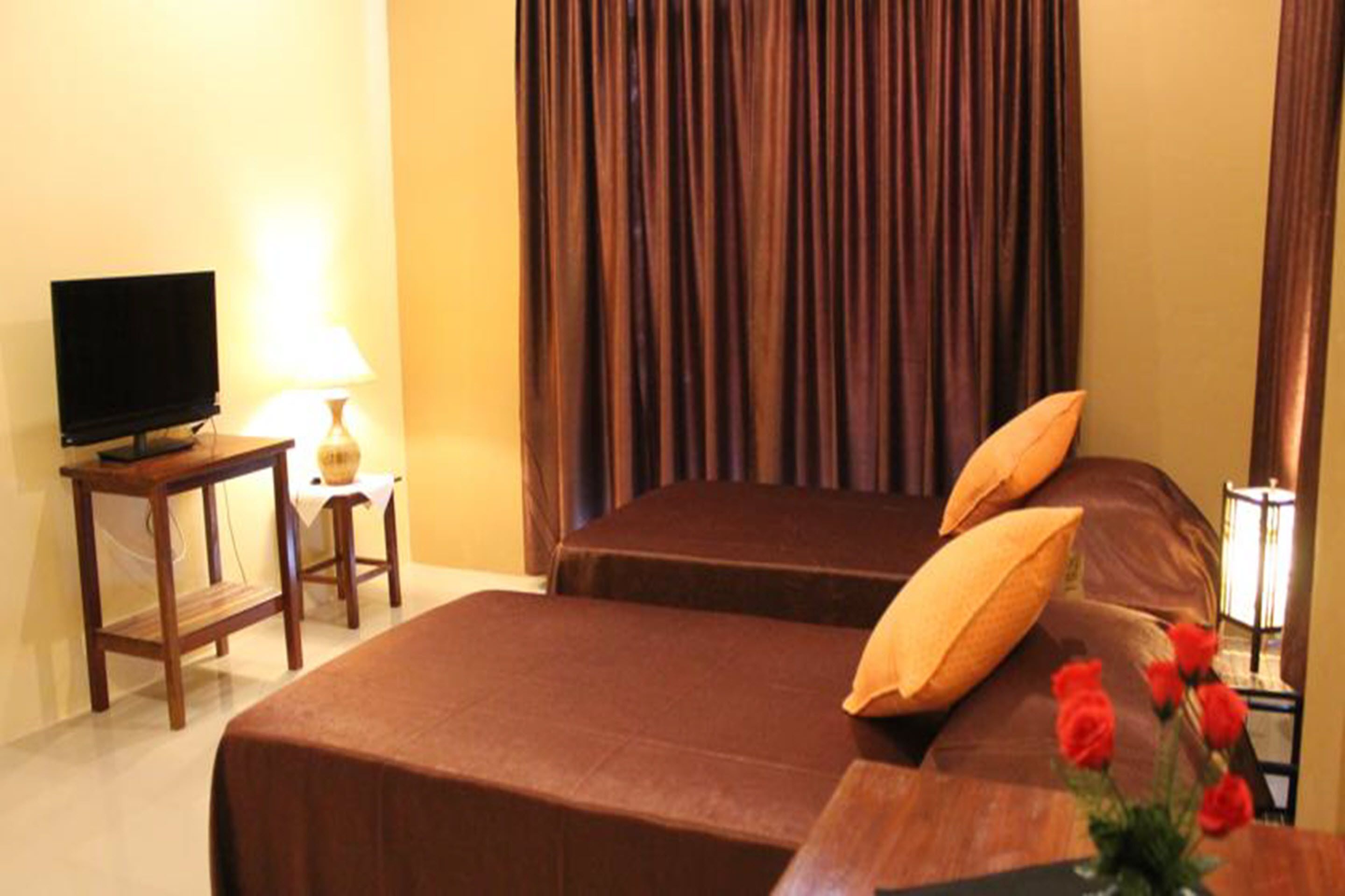 standard twin room | desk, free wifi