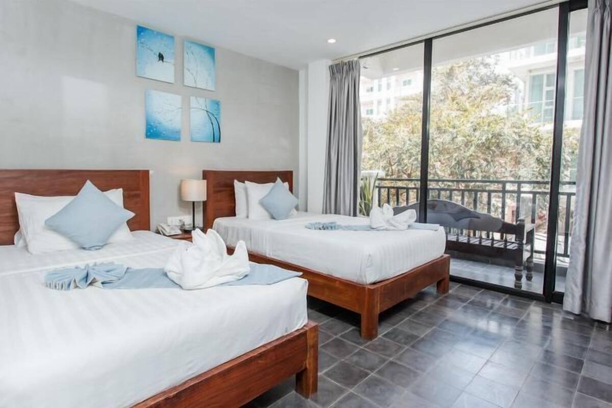 1 bedroom, Egyptian cotton sheets, premium bedding, minibar