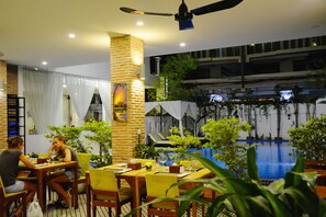 Outdoor pool, sun loungers