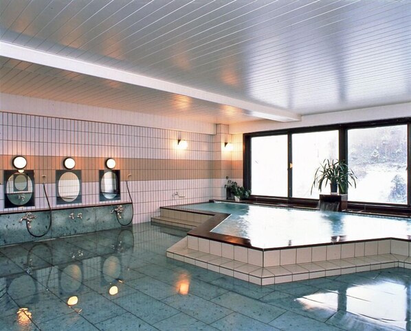 Indoor spa tub - Diamond Shiga (Yamanouchi)