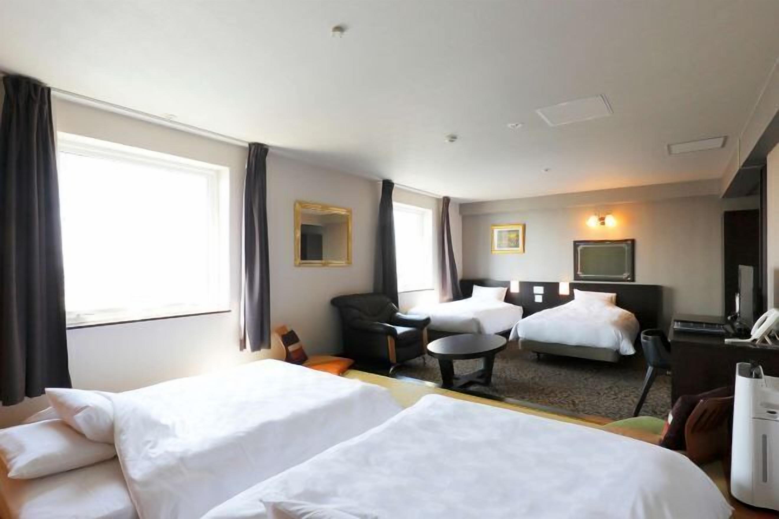 Desk, soundproofing, iron/ironing board, free WiFi