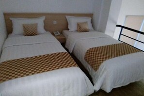 Desk, free WiFi - Sare Hotel (Jakarta)