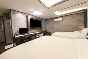 Deluxe Twin Room | Down comforters, soundproofing, free WiFi, bed sheets - Sugar Hotel (Gyeongju)