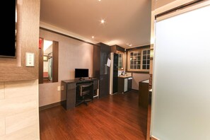 Deluxe Double Room | Down comforters, soundproofing, free WiFi, bed sheets