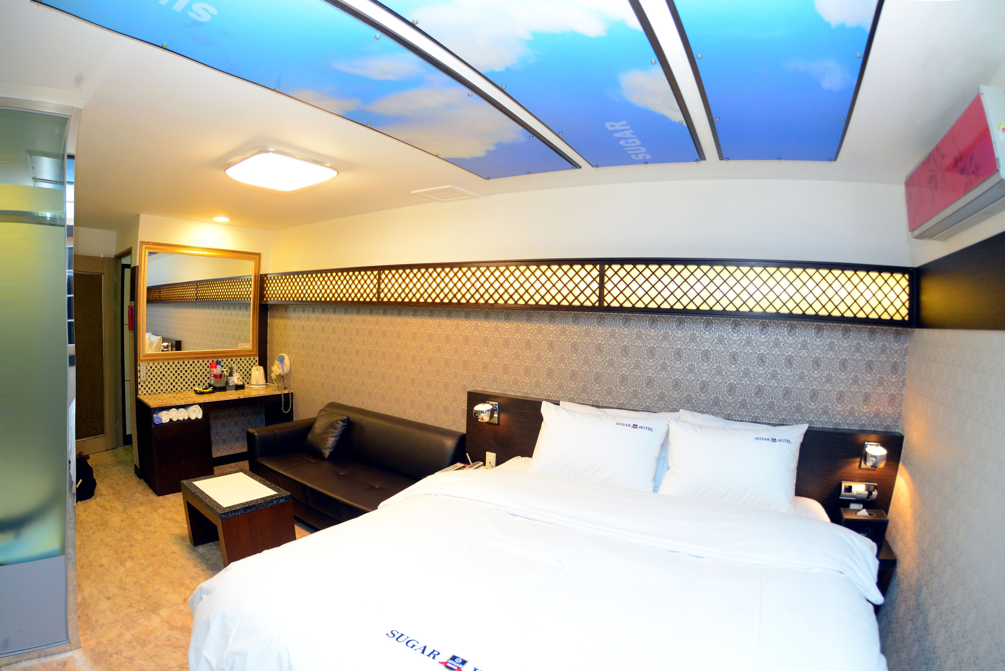 1 bedroom, down duvets, soundproofing, free wifi