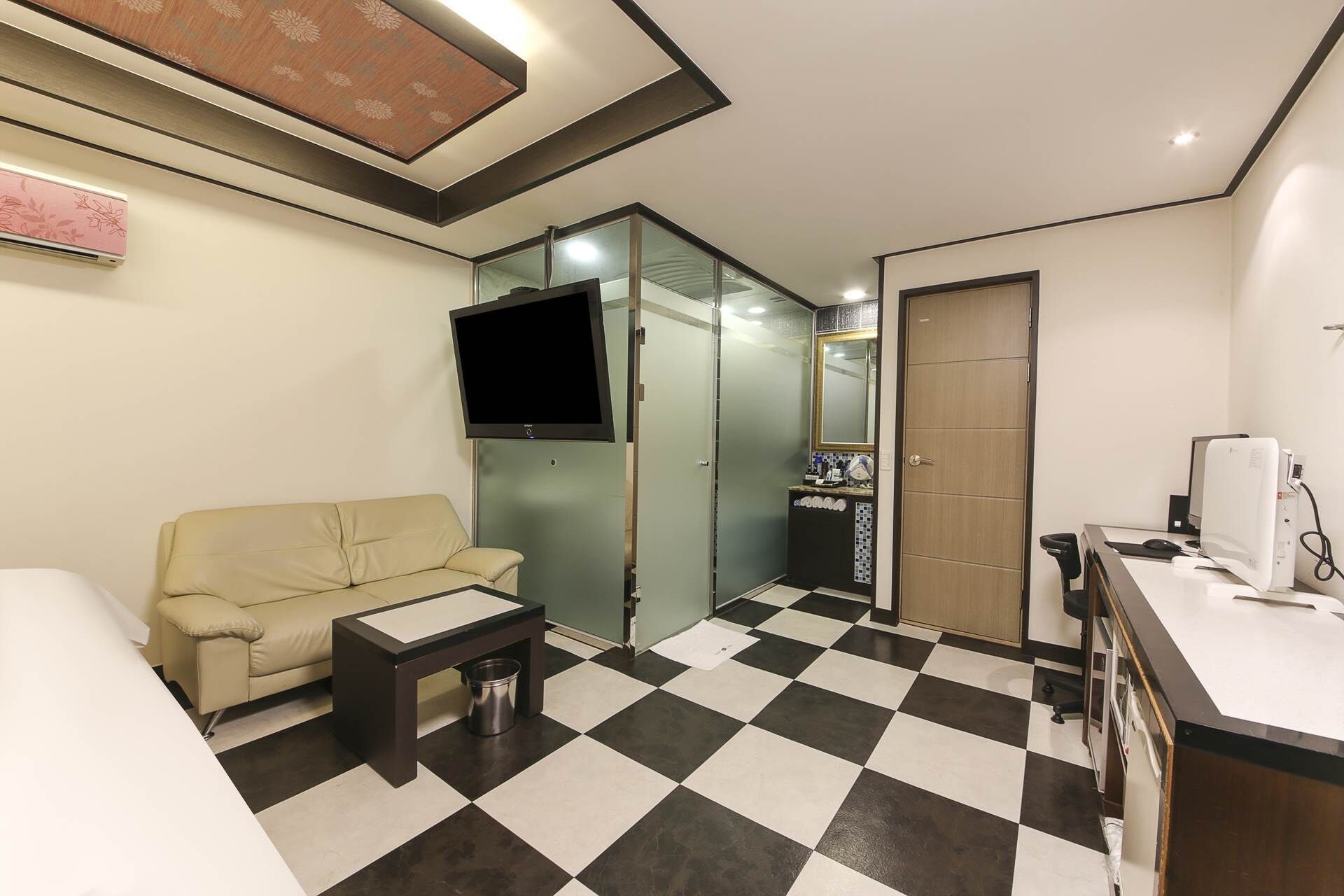 economy double room | 1 bedroom, down duvets, soundproofing, free wifi