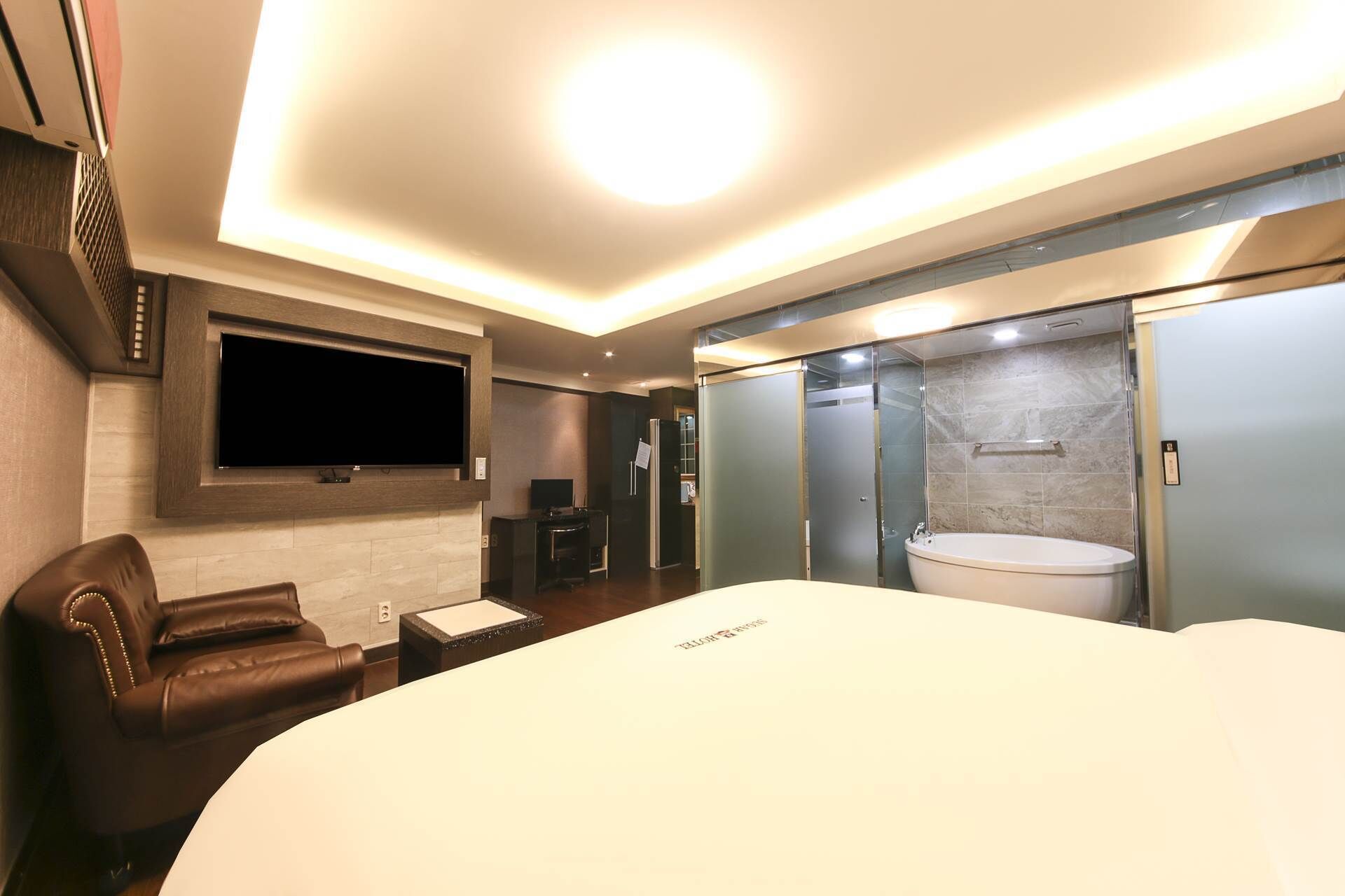 deluxe double room | 1 bedroom, down duvets, soundproofing, free wifi