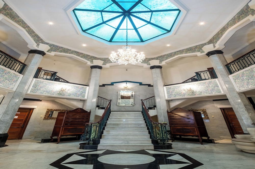 Arimbi Pejaten Suites