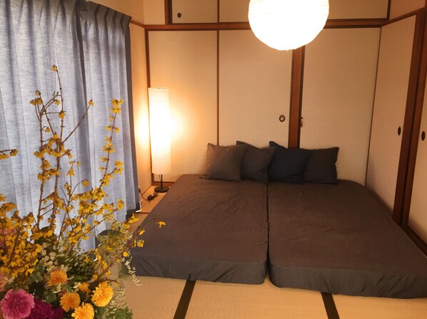 Standard Room, Non Smoking (2 Single Beds and 3 Japanese Futon)