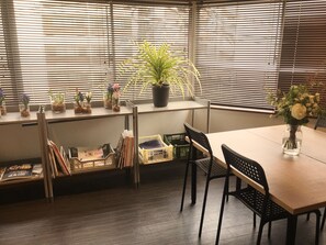 Chambre Standard, non-fumeur (2 Single Beds and 3 Japanese Futon)