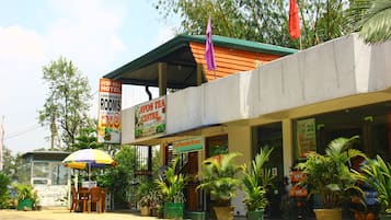 Pintu masuk hartanah
