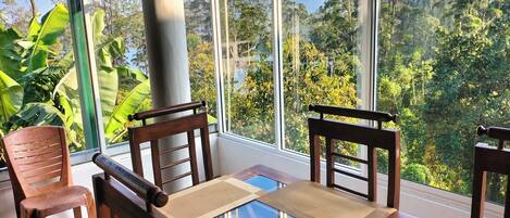 Breakfast, lunch, dinner served; international cuisine