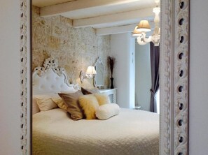 Panoramic-Suite, Balkon, Meerblick | Hochwertige Bettwaren, Daunenbettdecken