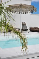 2 piscine all'aperto, ombrelloni da piscina, lettini