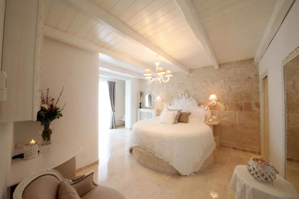 Panorama suite, balkon, uitzicht op zee | Luxe beddengoed, donzen dekbedden, bedden met traagschuimmatras